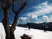 Salita sulla neve da Avolasio alla SELLA (1450 m.) il 10-4-13